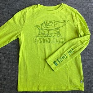 EUC GAP Long Sleeve Grogu Tee, Boys Size S - Star Wars The Mandalorian Baby Yoda